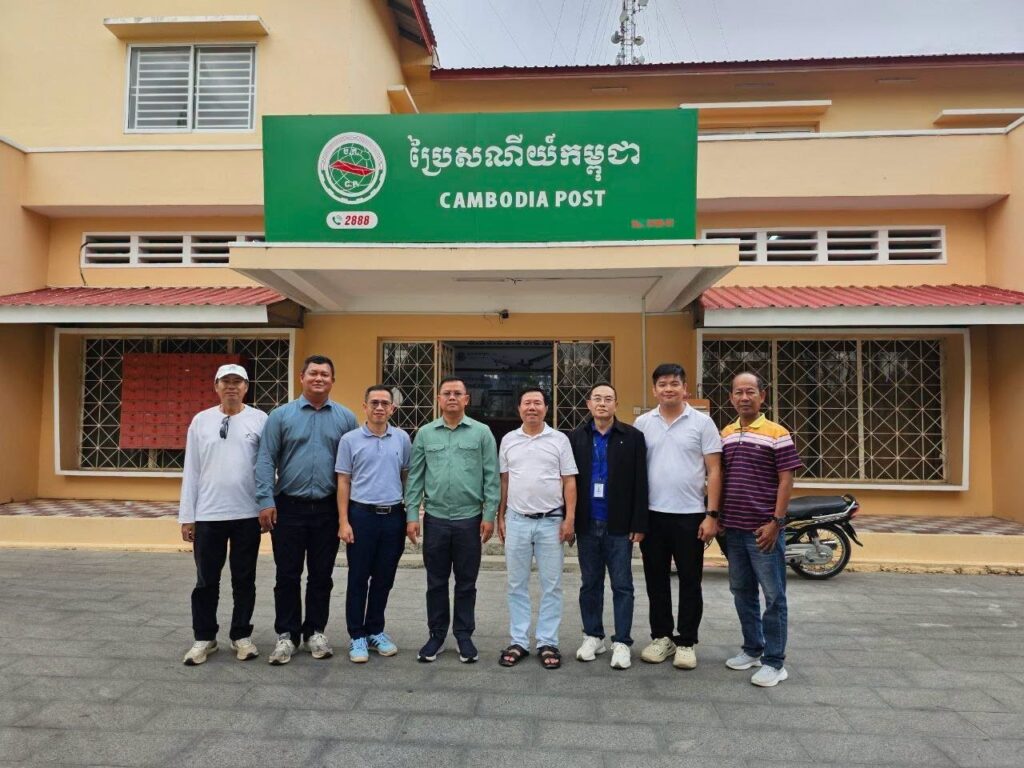នៅថ្ងៃទី២៧ ខែមិថុនា ឆ្នាំ២០២៦ ឯកឧត្ដម សឿង ម៉ូរ៉ារិទ្ធ អគ្គនាយកនៃទូរគមនាគមន៍កម្ពុជា (ទ.ក.) និងក្រុមការងារ បានចុះពិនិត្យការងារនៅសាខា ទ.ក. ខេត្តកំពត ខេត្តកែប ស្រុកកំពង់ត្រាច និងស្រុកបន្ទាយមាស, ដើម្បីតាមដានវឌ្ឍនភាពការងារ ពង្រឹងគុណភាពនៃការផ្តល់សេវាជូនអតិថិជន និងជំរុញការបំពេញការងារប្រកបដោយវិជ្ជាជីវៈ ប្រសិទ្ធភាព និងការទទួលខុសត្រូវខ្ពស់។